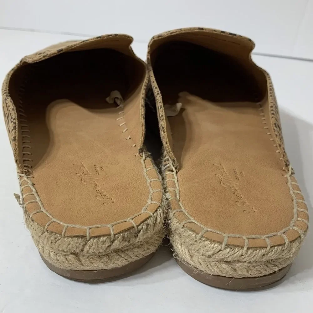 EUC‎ Universal Thread Animal Print Espadrille Mules